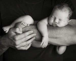 newborn photos with nappy off